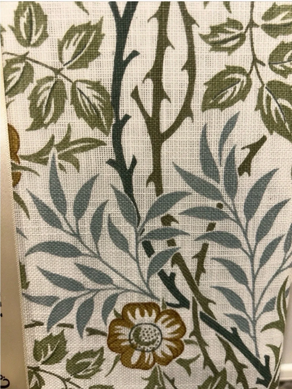 William Morris & Co Sweet Briar Floral 70